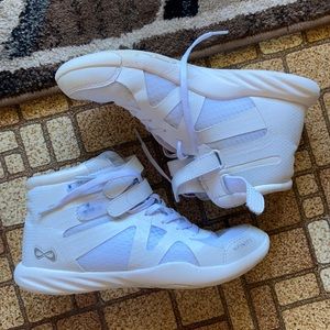 Nfinity Beast Mid Top
